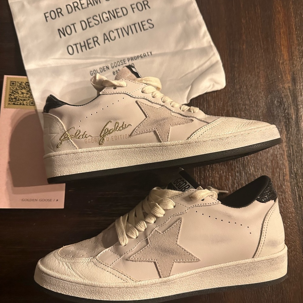 Golden Goose Superstar Cream Black Star Sneakers Size 6 GGDB Distressed Italy